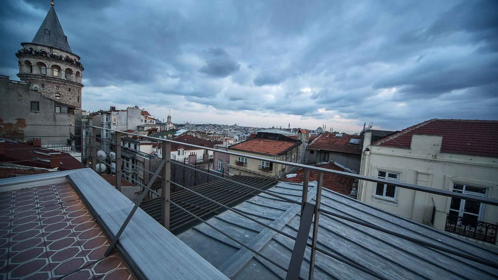Hotel Galata Tower Vip Apartment Suites Stambuł